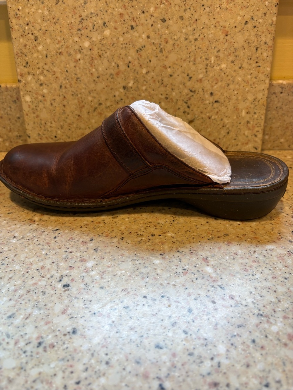 Vintage UGG Australia Livia Brown Leather Buckle Clogs, Size 9 - Picture 2 of 10